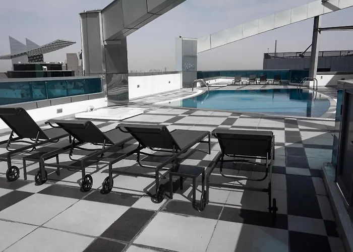 Spacious 3 Bedroom Apartm Beach Front
