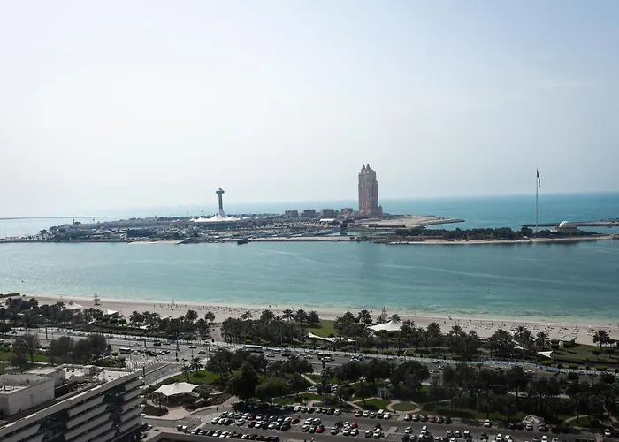 Spacious 3 Bedroom Apartm Beach Front