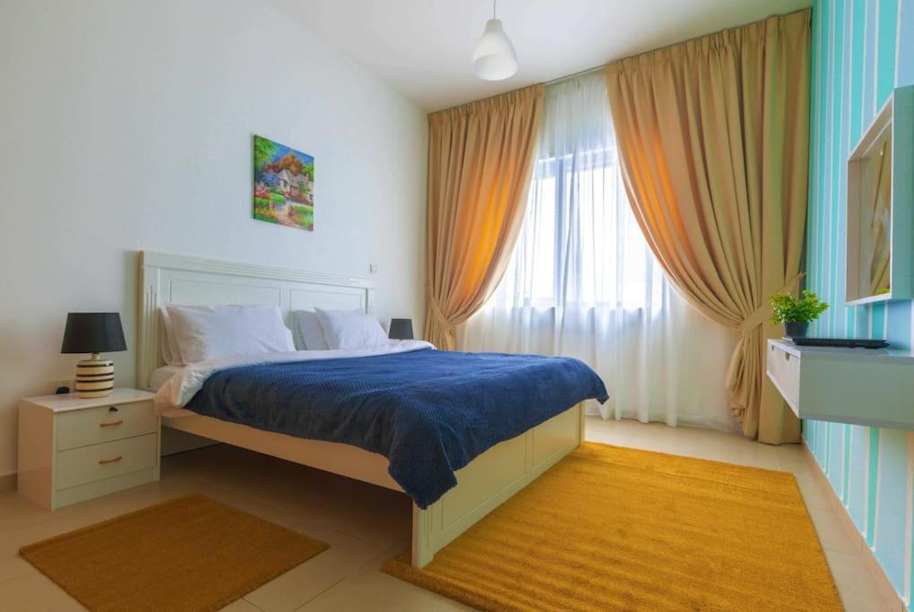 Apartment Spacious 3 Bedroom Apartm Front