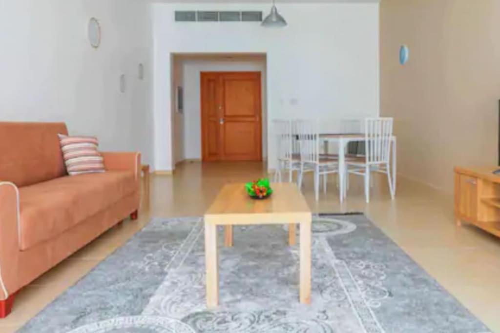 Apartment Spacious 3 Bedroom Apartm Front
