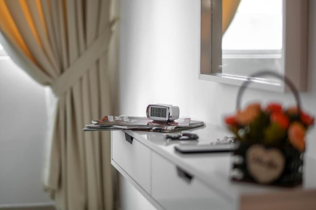 Spacious 3 Bedroom Apartm Front Apartment Abu Dhabi