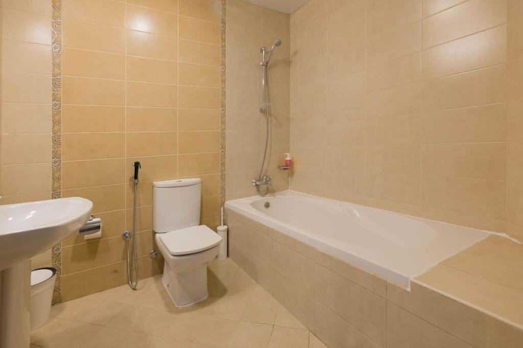 Spacious 3 Bedroom Apartm Front Apartment