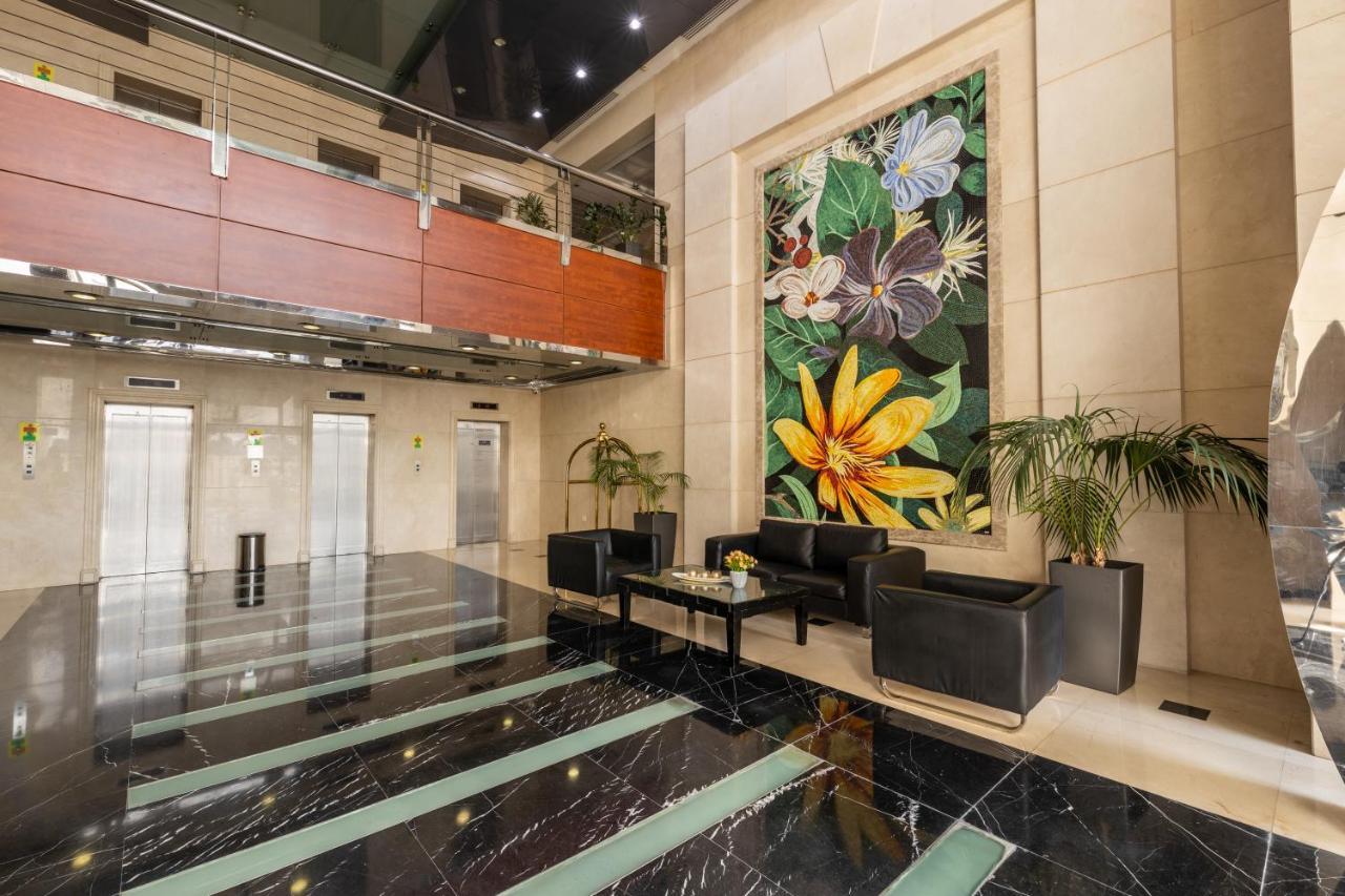 Apartment Spacious 3 Bedroom Apartm Front *